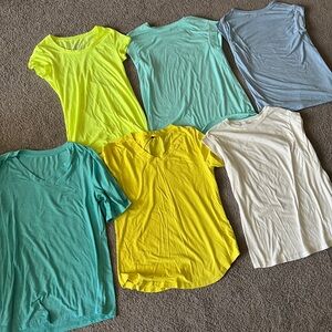 LOT OF 6 T-Shirts Size Small